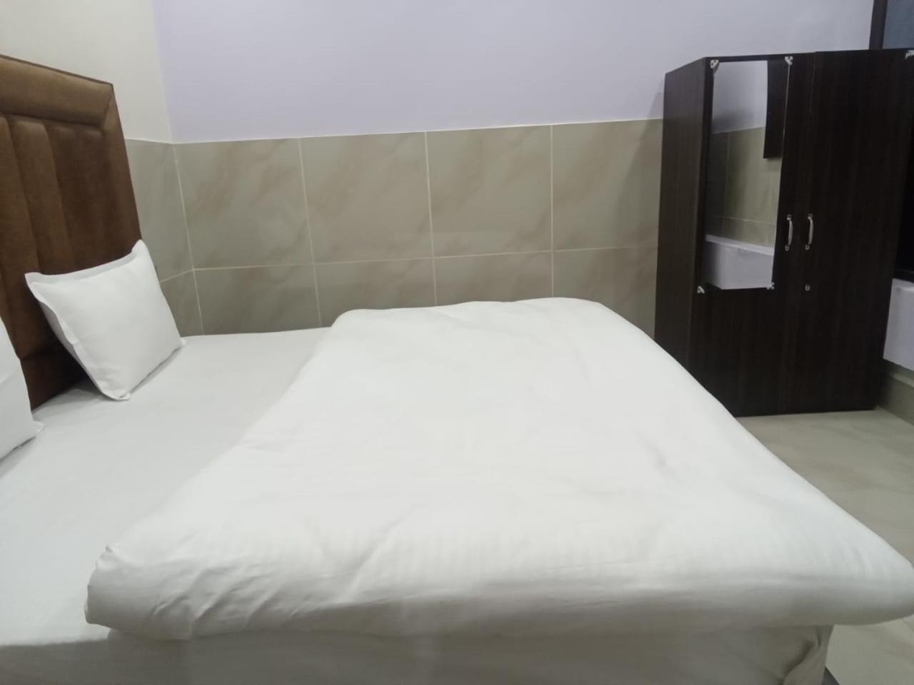 Dixit Residency Hotel Vrindāvan Exterior foto