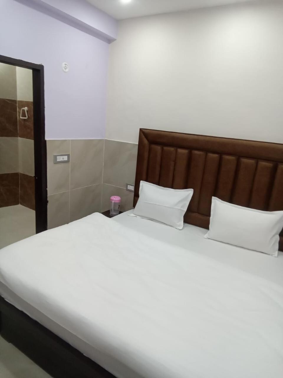 Dixit Residency Hotel Vrindāvan Exterior foto