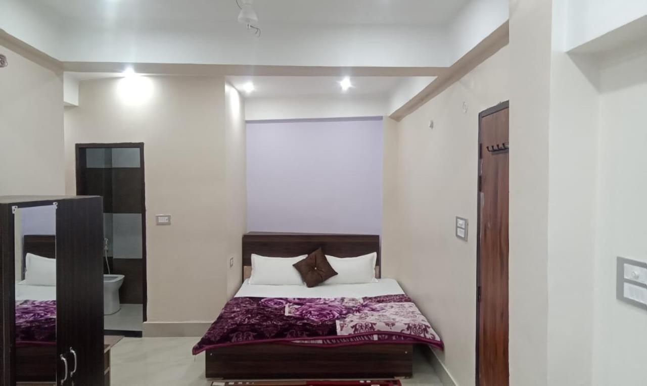 Dixit Residency Hotel Vrindāvan Exterior foto