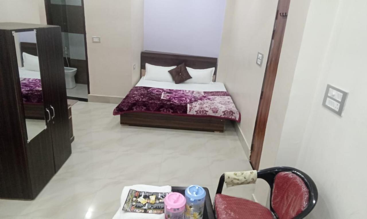 Dixit Residency Hotel Vrindāvan Exterior foto