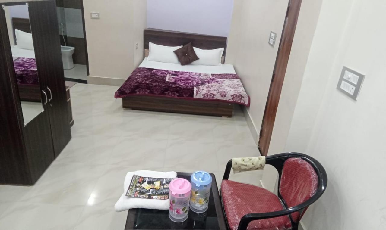 Dixit Residency Hotel Vrindāvan Exterior foto